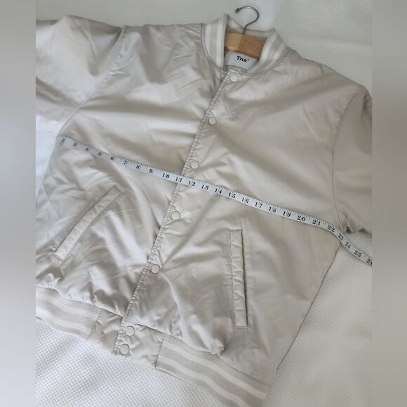 TNA Aritzia Women's Cream Bomber Jacket - Picture 8 of 14